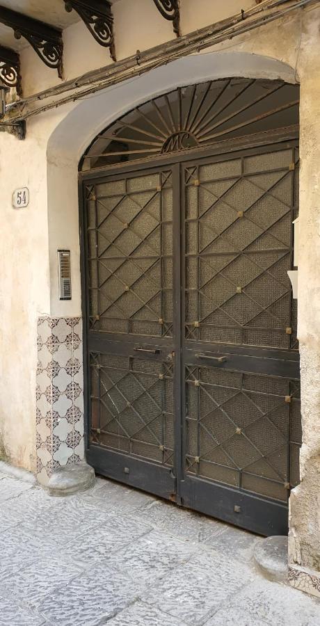 Appartamento Carrettieri54 *