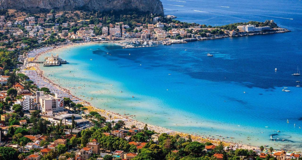 Mondello Manick Mare Apartment