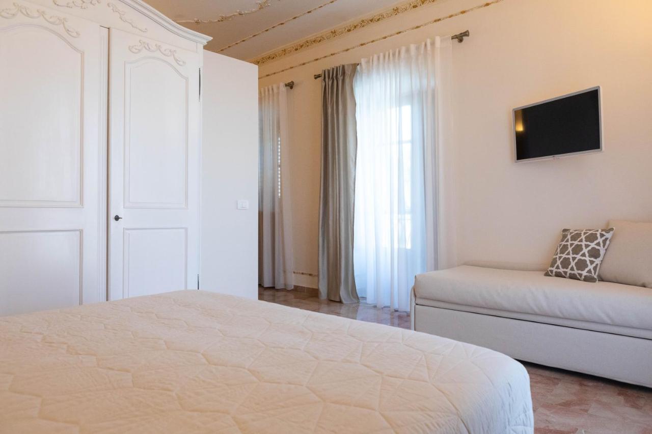 Porto Antico La Cala Apartment *