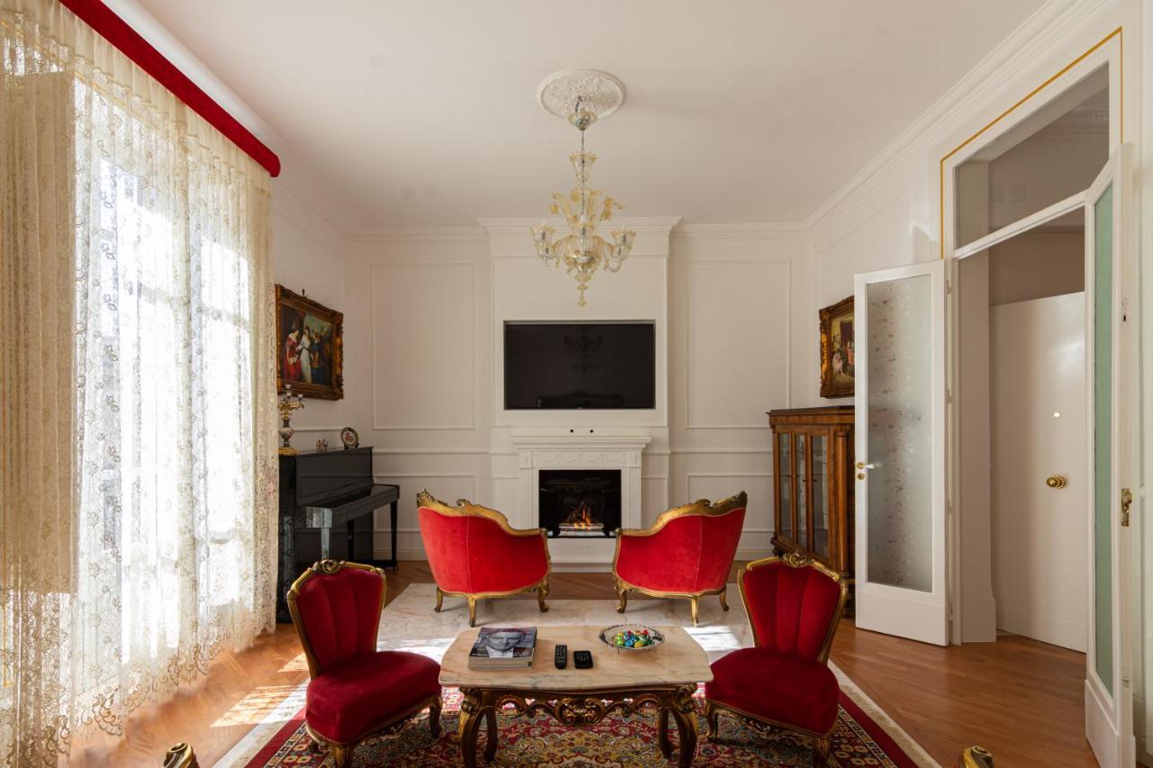 Apartment Le Rose Di Nonna Maria, Di Lusso In Centro Citta