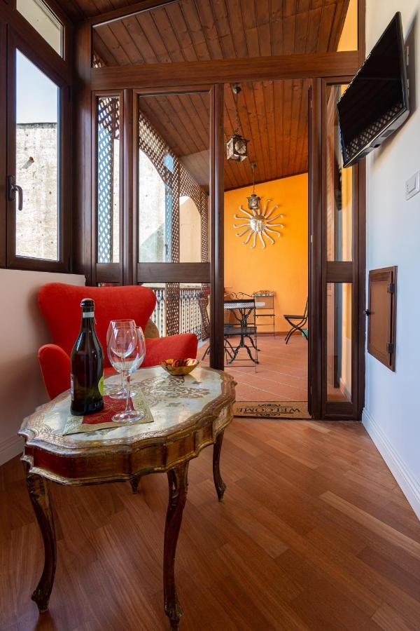Apartment Le Rose Di Nonna Maria, Di Lusso In Centro Citta
