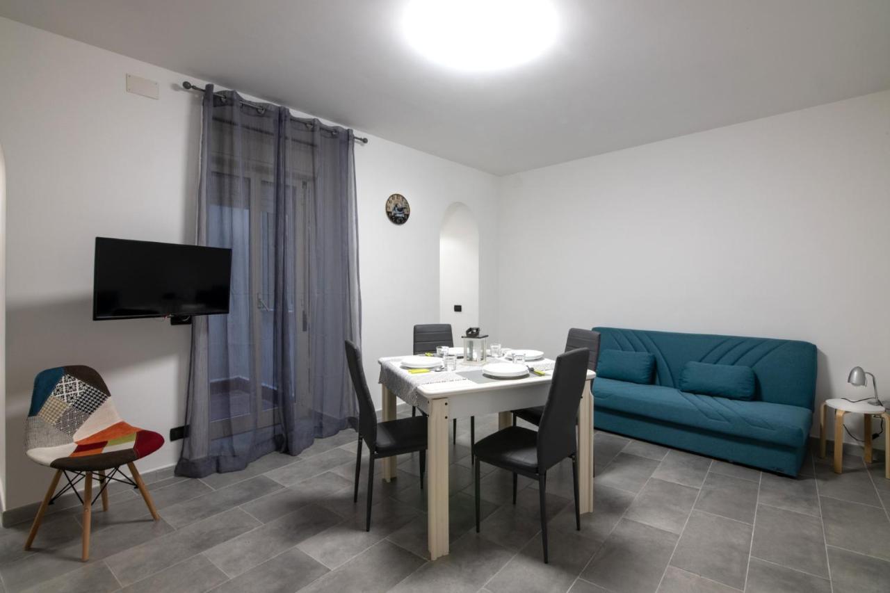 Lampionelli House *