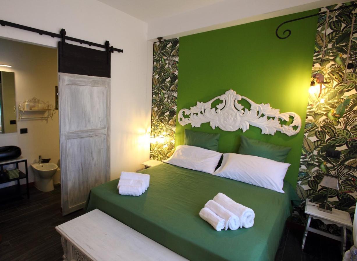 Accardi House Searooms 2*