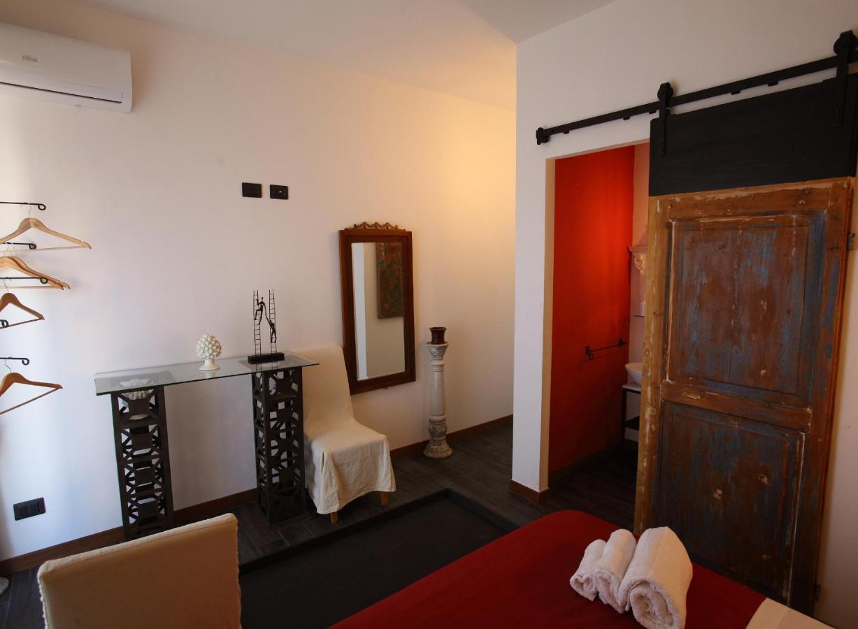 Accardi House Searooms 2*