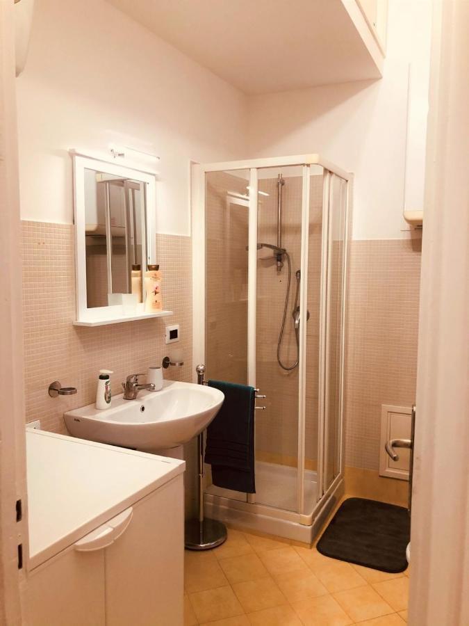 Luminosissimo Grande Nel Centro Di Apartamento