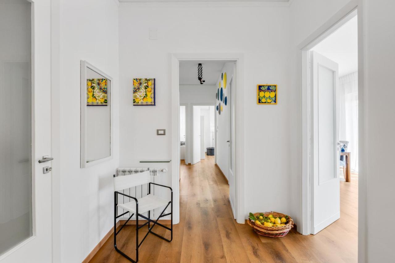 Residenza Dei Poeti - Roomy And Modern Flat