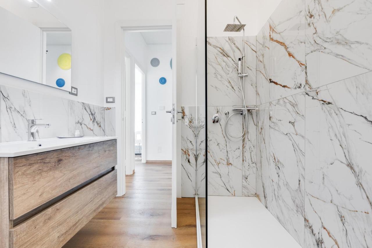 Residenza Dei Poeti - Roomy And Modern Flat