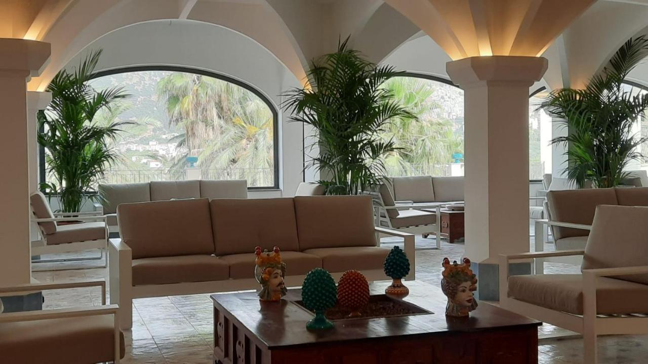 Hotel Al Balhara & 4*