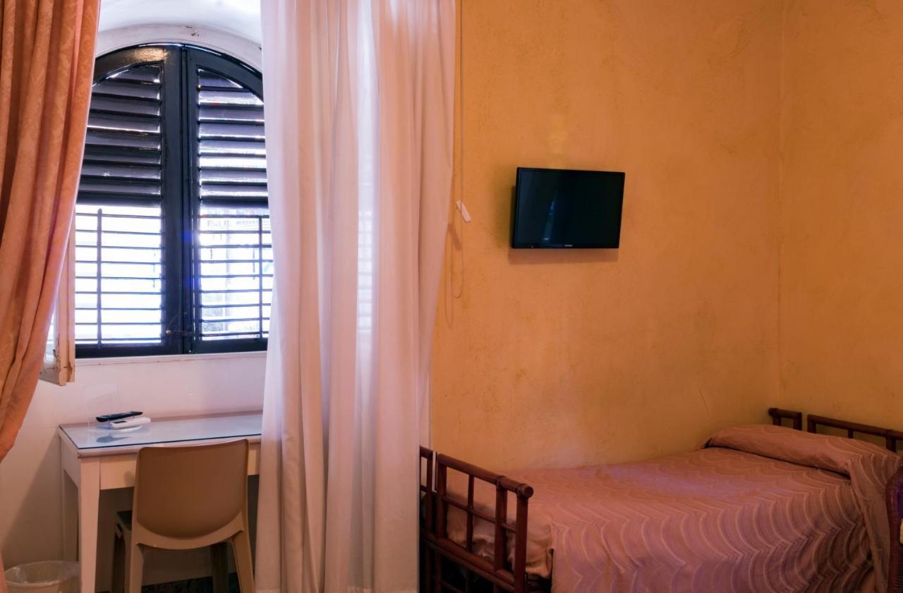 Hotel Joli