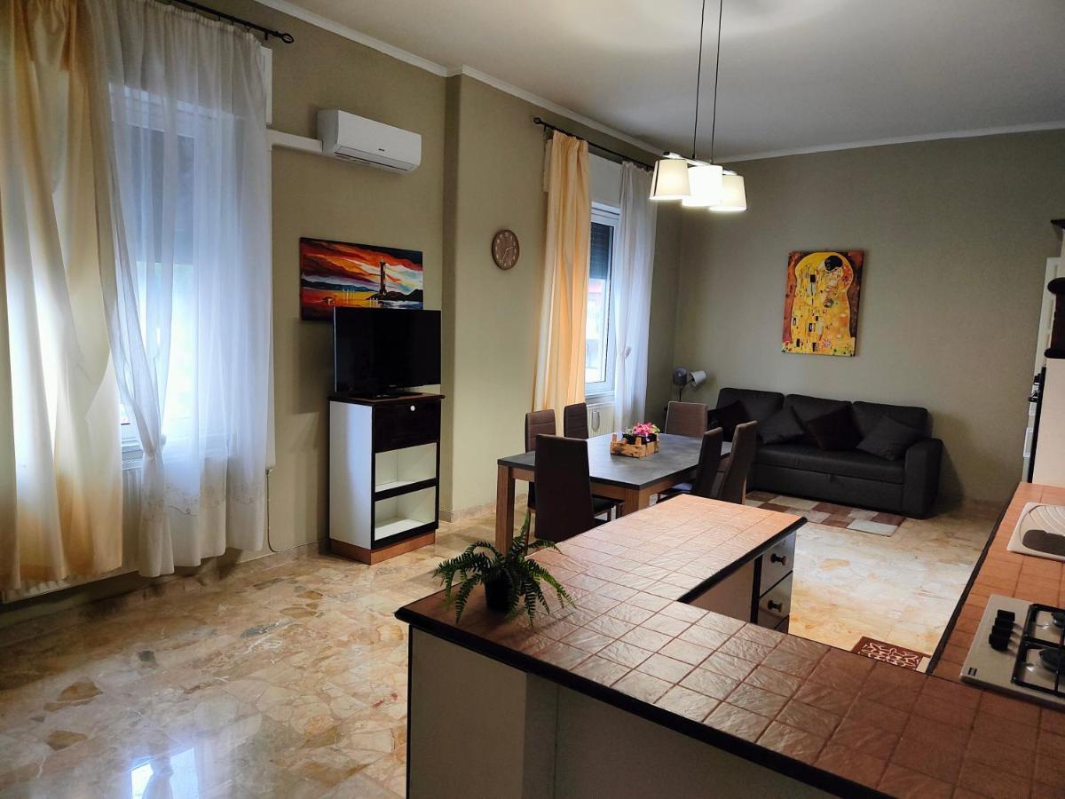 Ai Giardini Apartment *