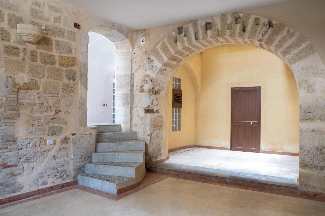 Charming House In The Historic Center Of *