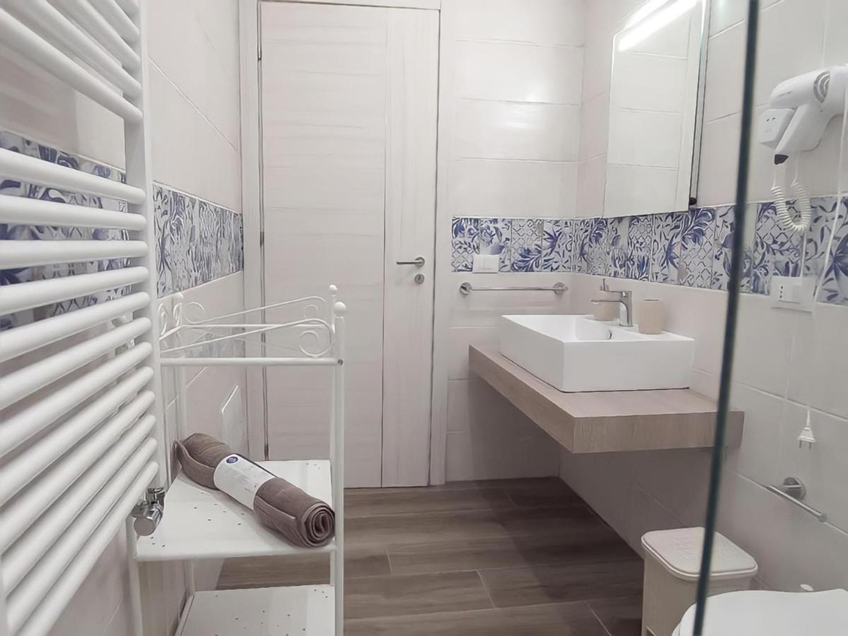 Guest house Garibaldi 29 - Piazza Marina A - In Pieno Centro. 2*