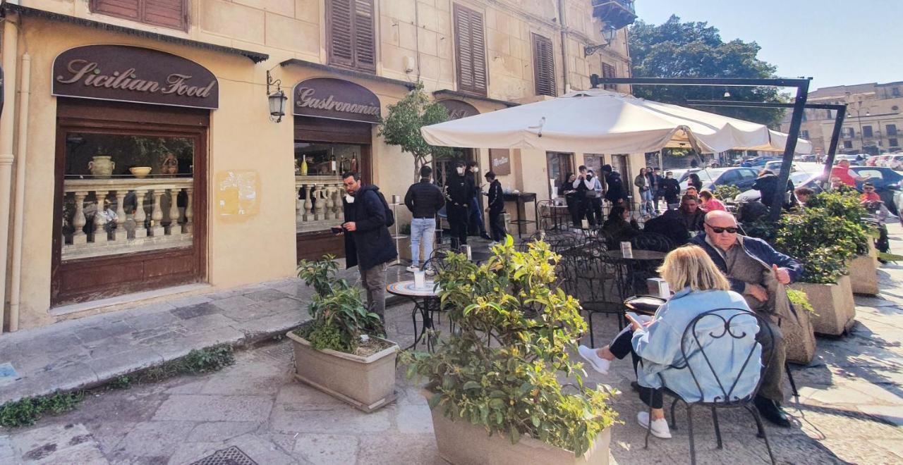 Garibaldi 29 - Piazza Marina A - In Pieno Centro. 2* Palermo