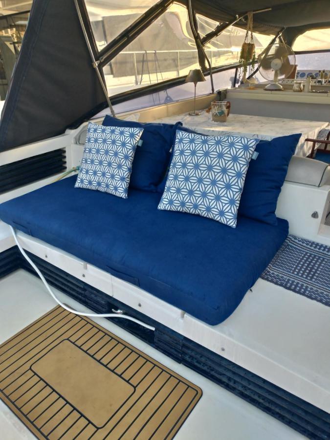 Botel Desire Charming House Boat *