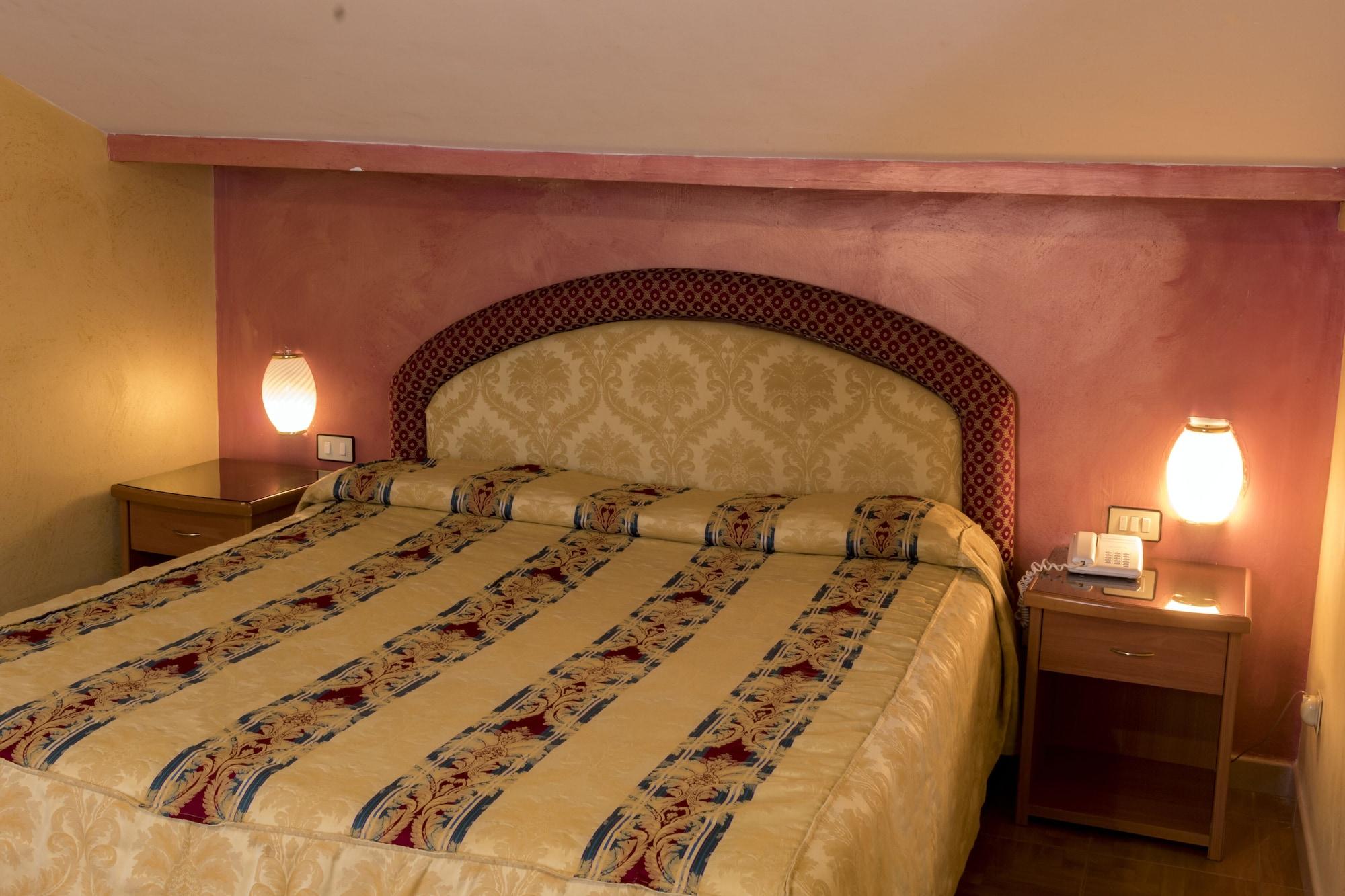 Joli Hotel 3*