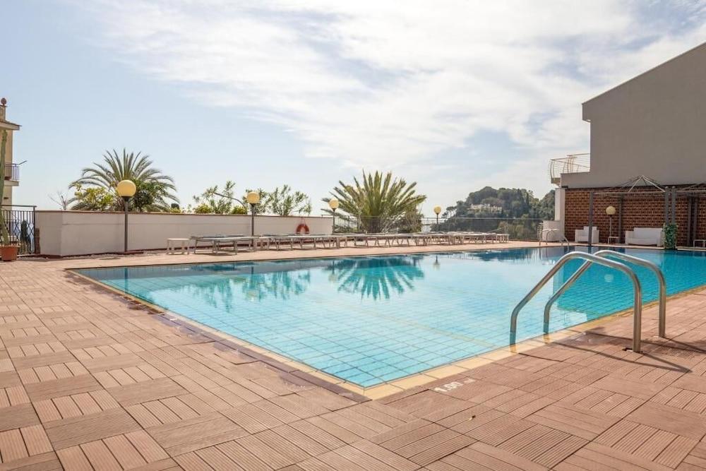 Hotel Esperia 3*