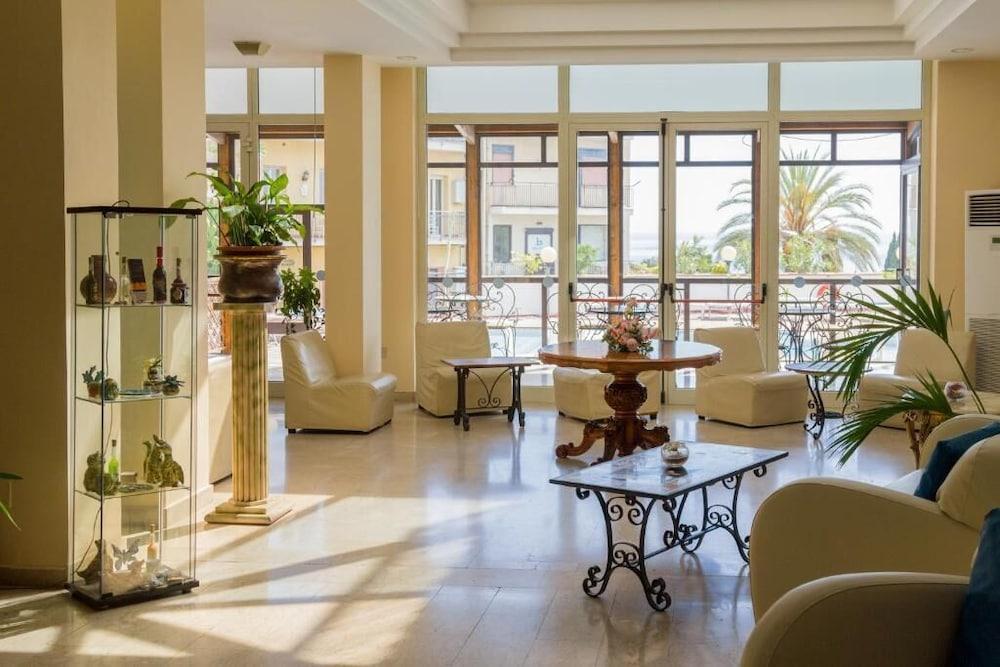Hotel Esperia 3*