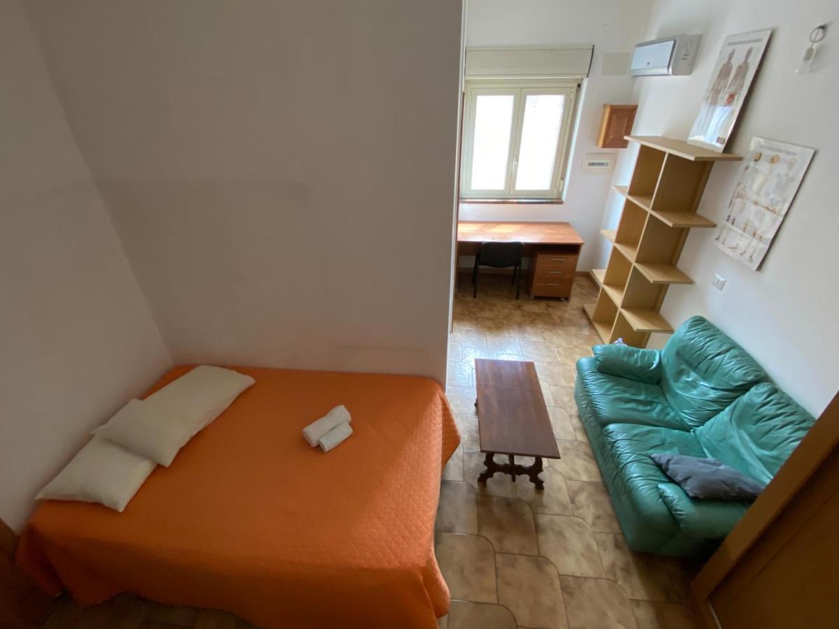 Stanza Privata Dotata Di Tutti I Comfort-centro Storico Alloggio in famiglia Palermo