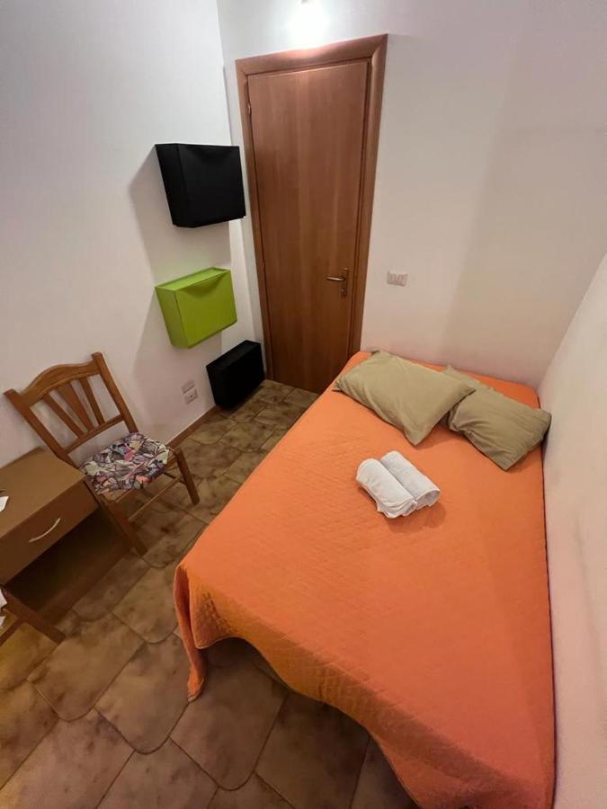 Stanza Privata Dotata Di Tutti I Comfort-centro Storico Palermo