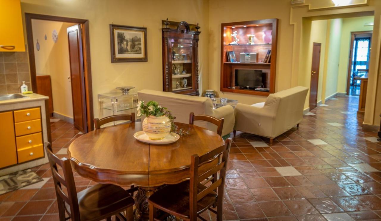 Massimo Teather Apartment