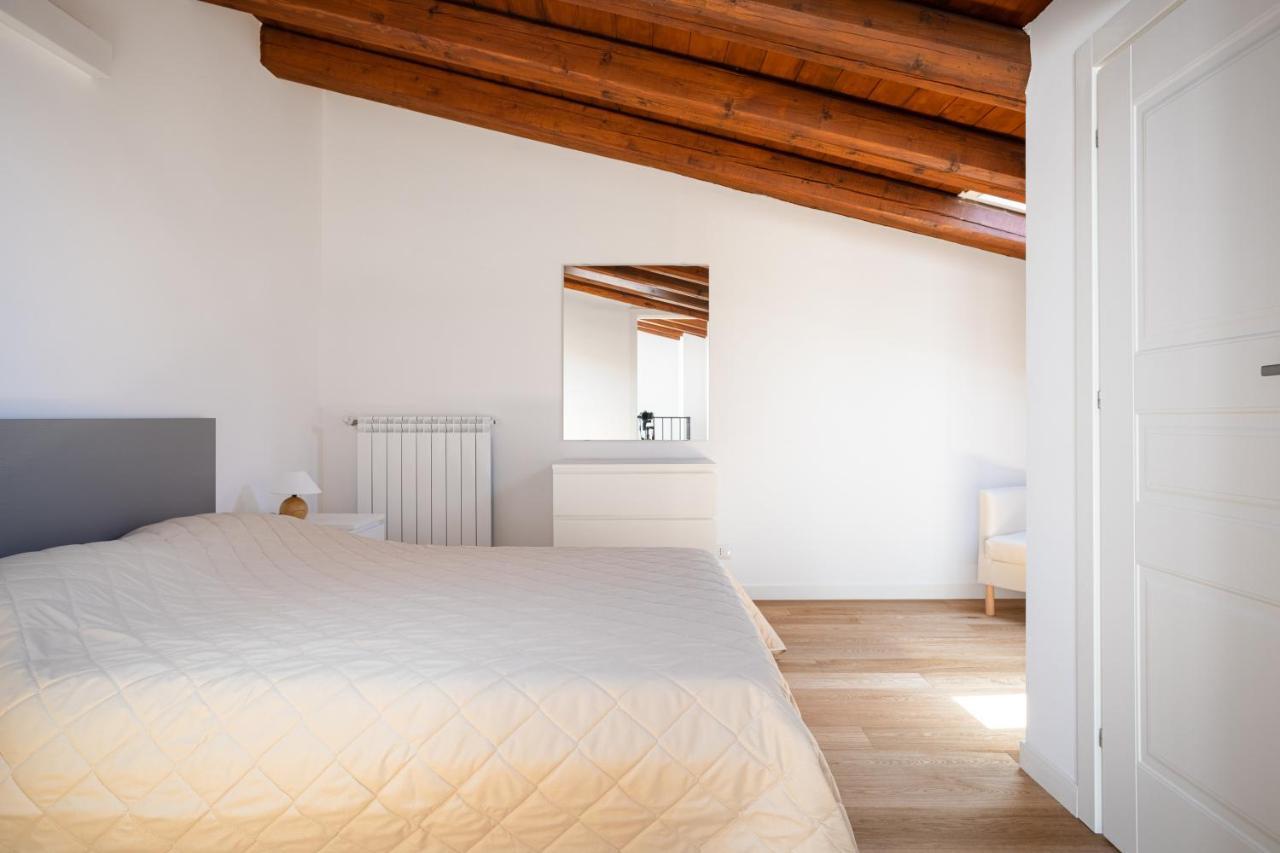 Blu - Palazzo Del Buon Pastore *