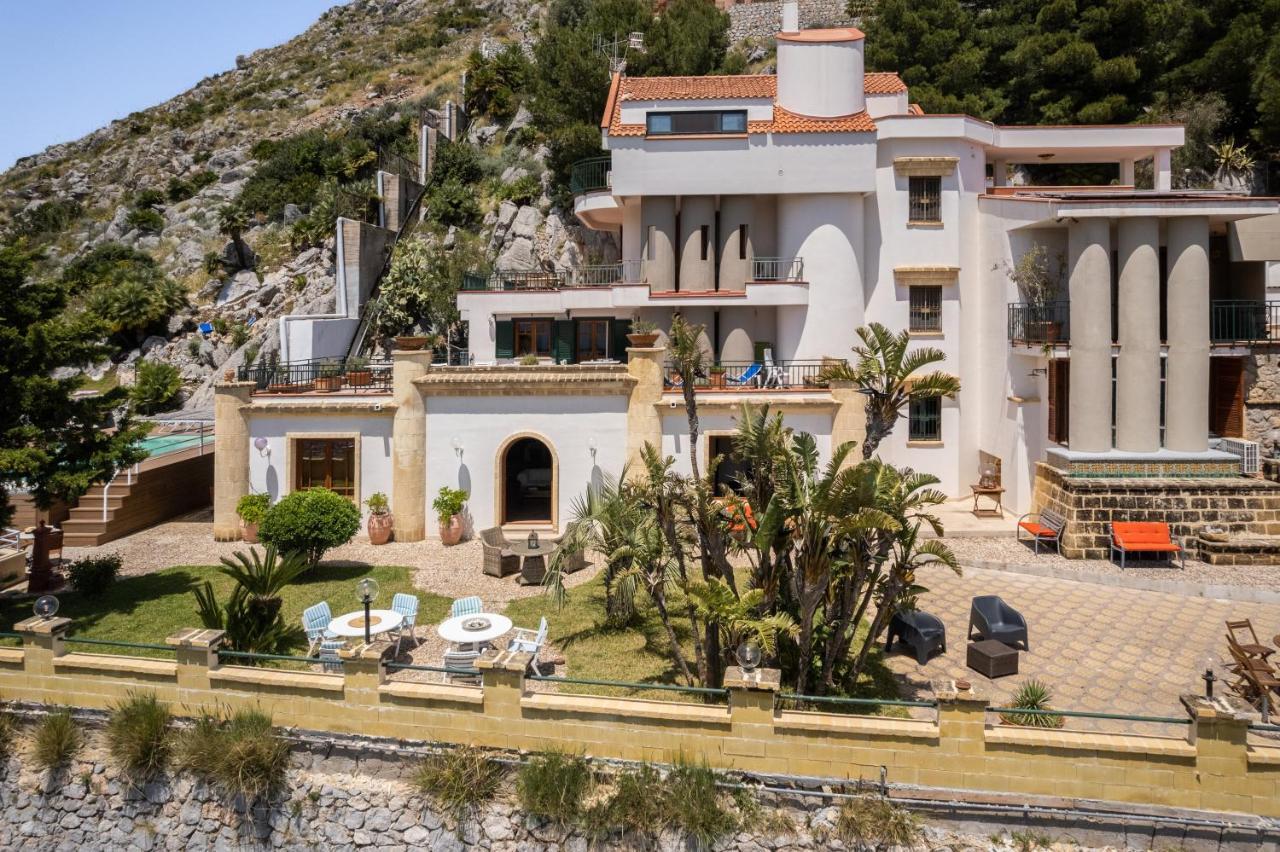 Vista Mare Con Piscina Privata A Mondello Palermo