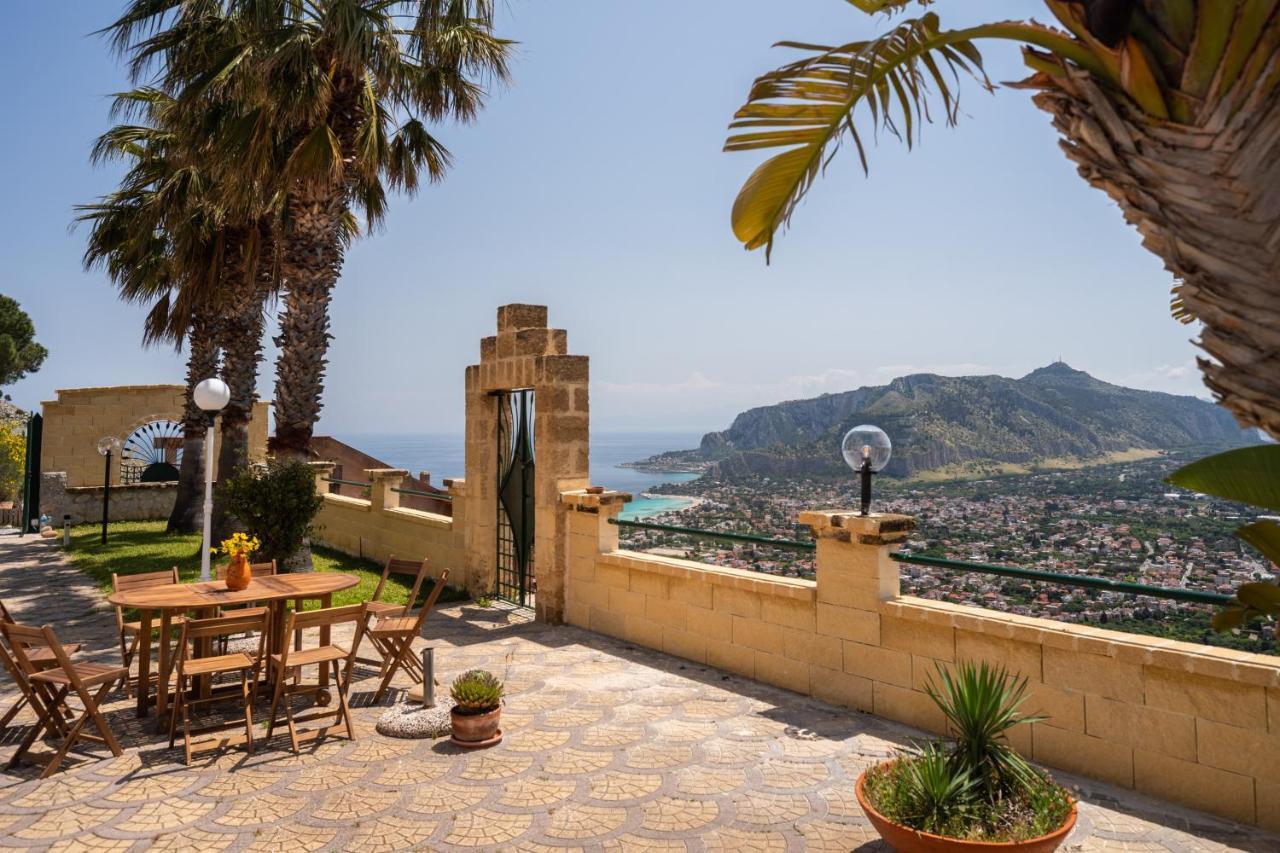Villa Vista Mare Con Piscina Privata A Mondello