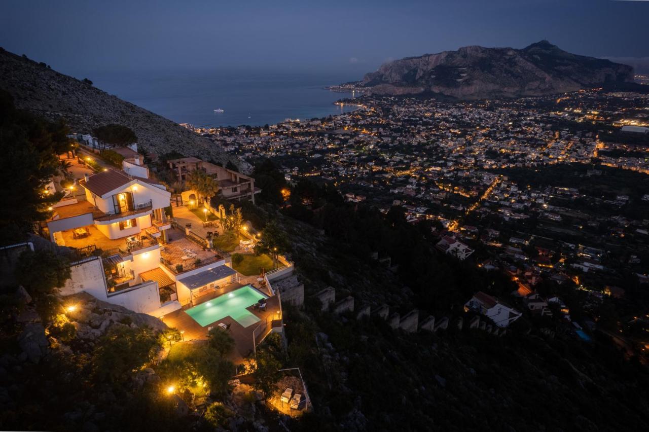 Vista Mare Con Piscina Privata A Mondello