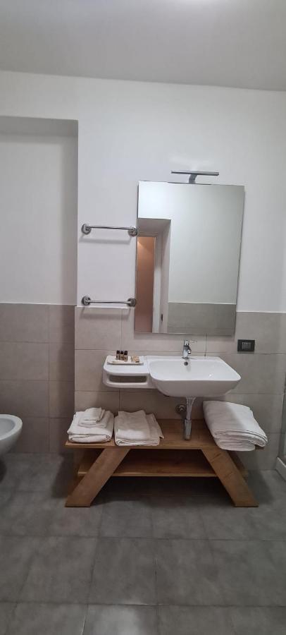 215 Addaura Luxury Hotel *