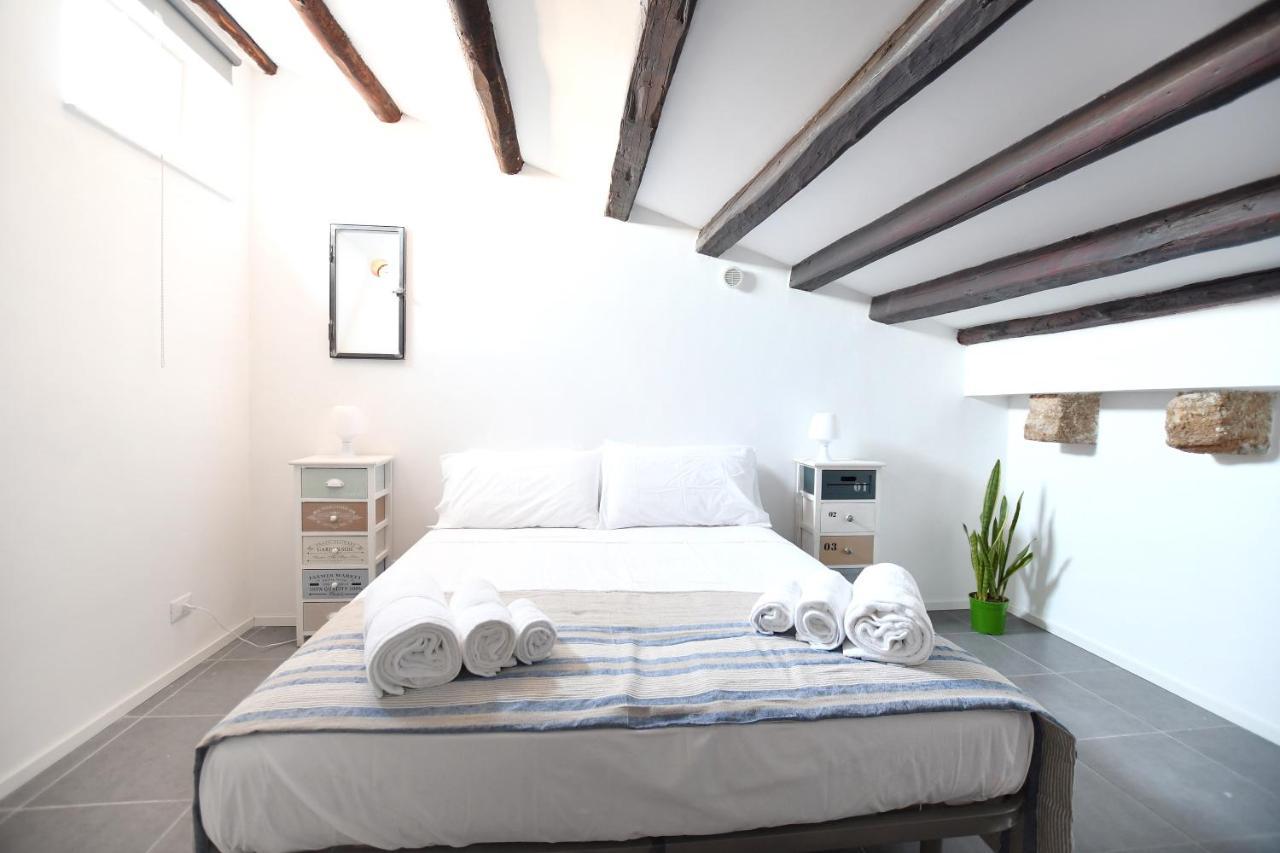 Iflat Residenza Liberta Ai Giardini Del Centro Palermo
