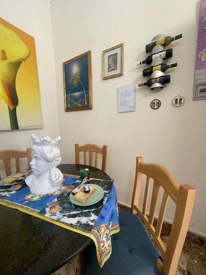 Maya's Close To Ballaro Market And Station Apartment
