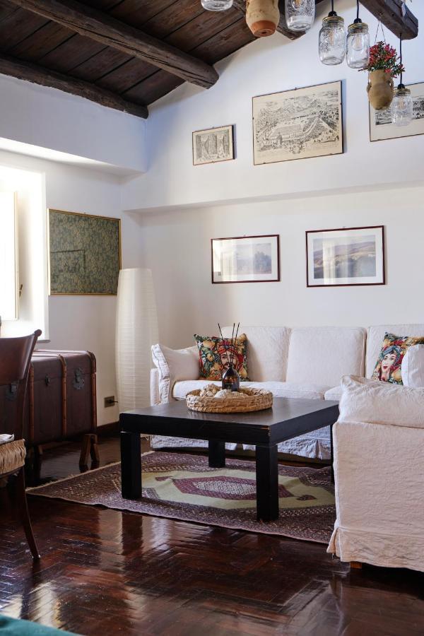 Attico Con Terrazza Sul Porto Apartment