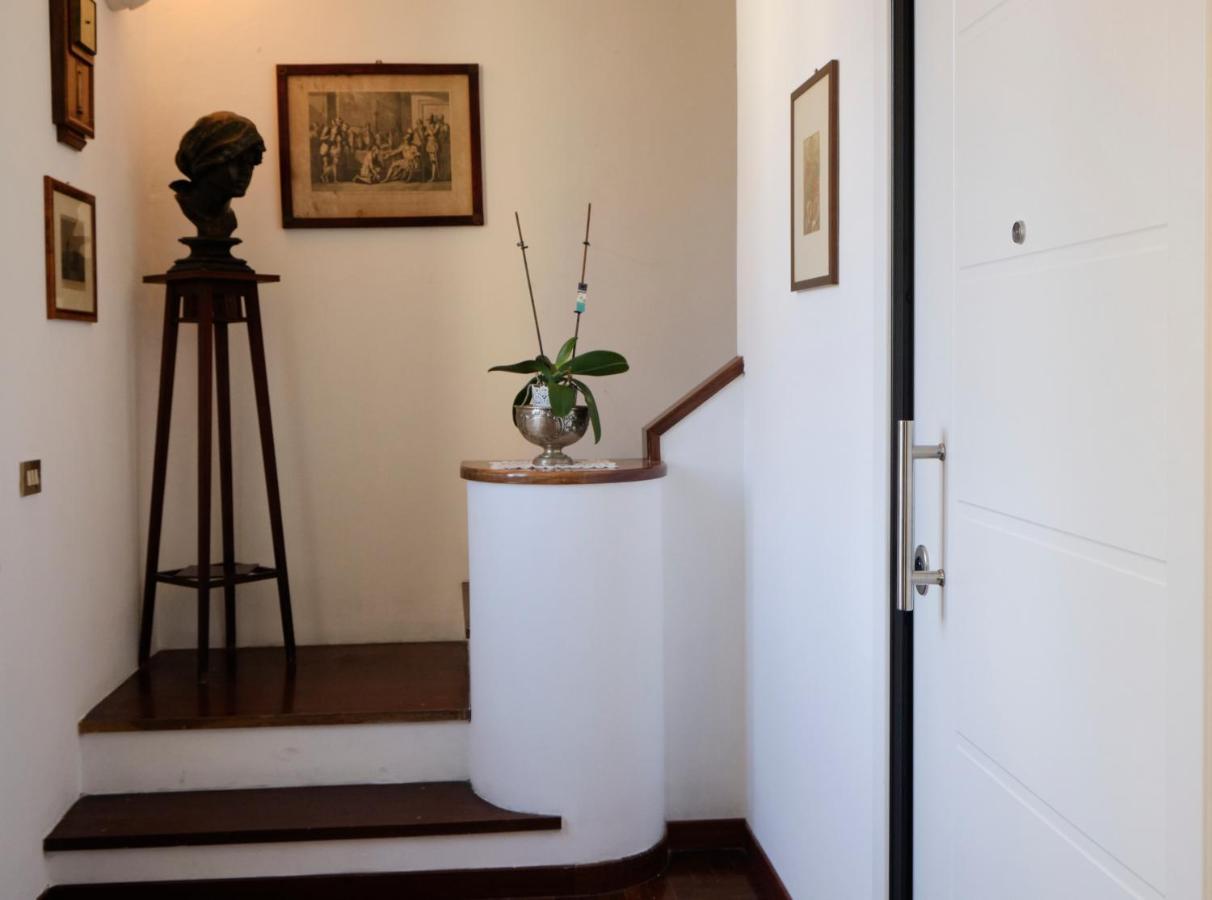 Attico Con Terrazza Sul Porto Apartment