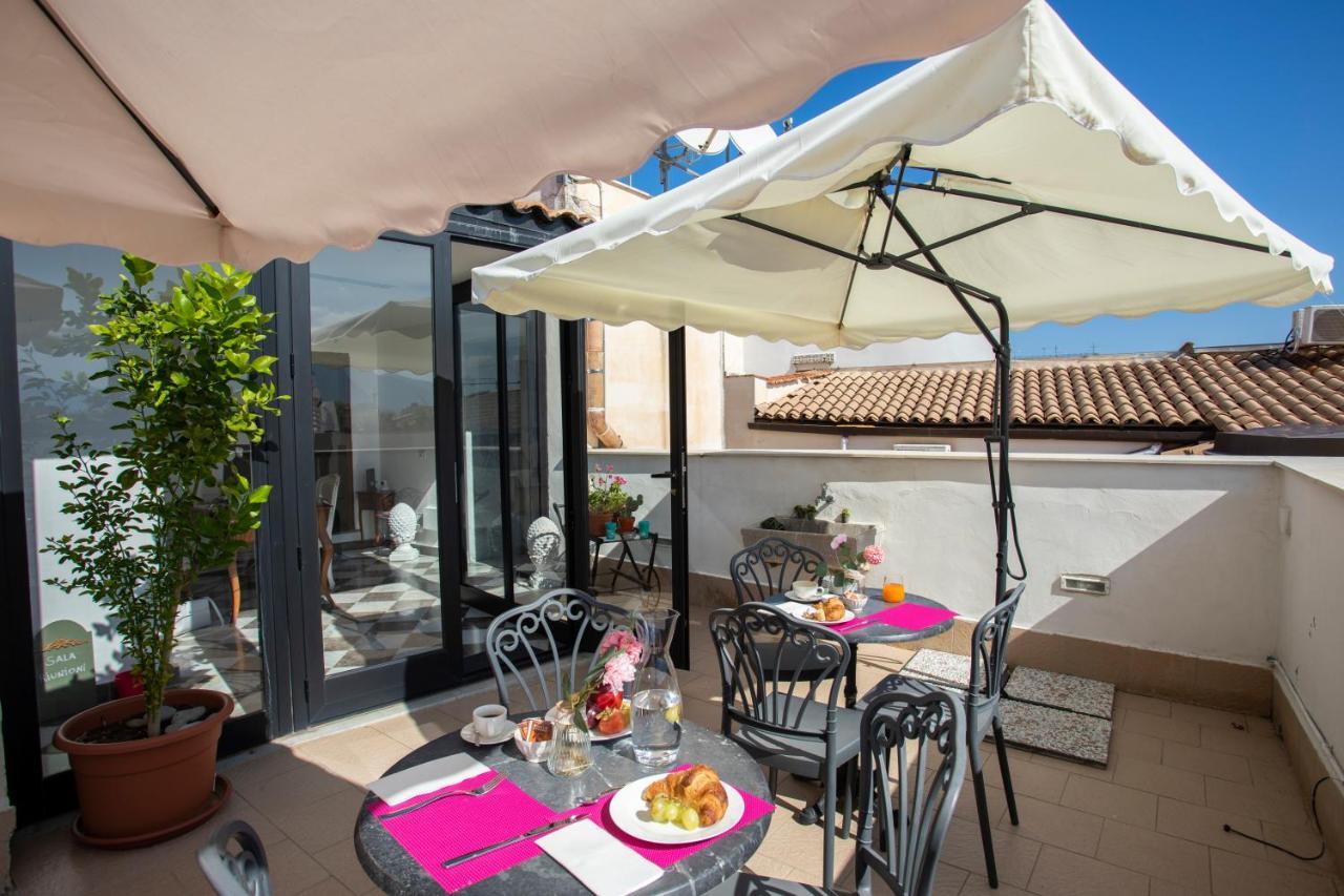 Dimora Sinibaldi Bed & Breakfast 2*