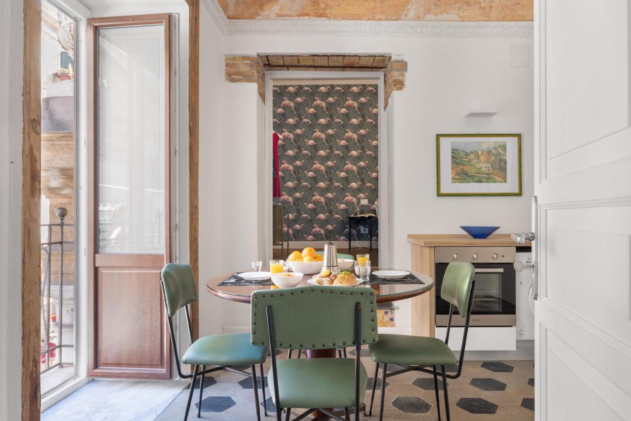 124 Maqueda Apartment *