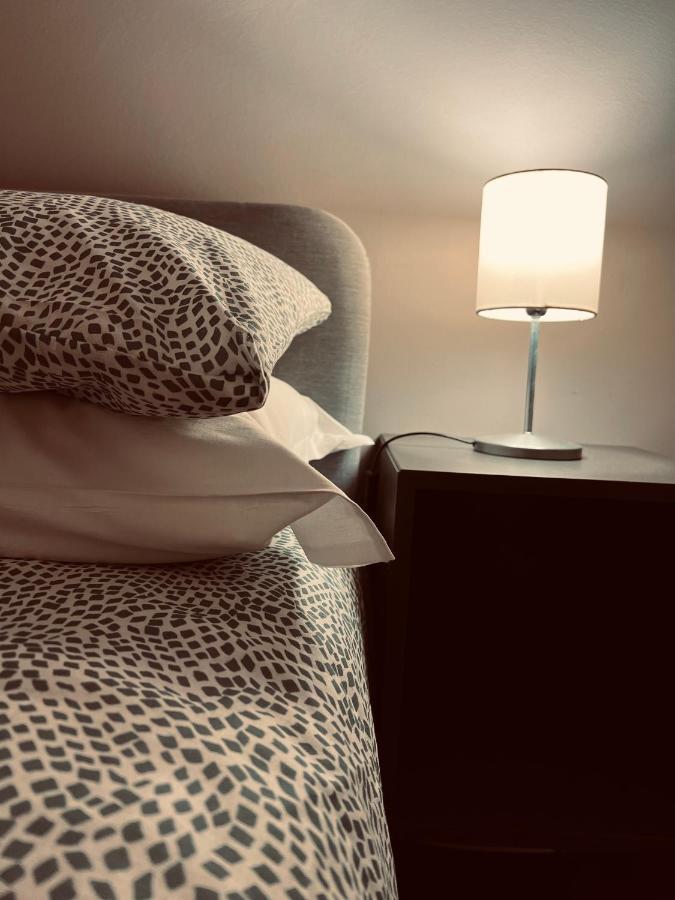 38,velasquez Apartment *
