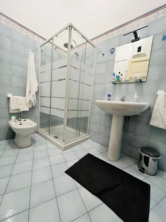 38,velasquez Apartment *