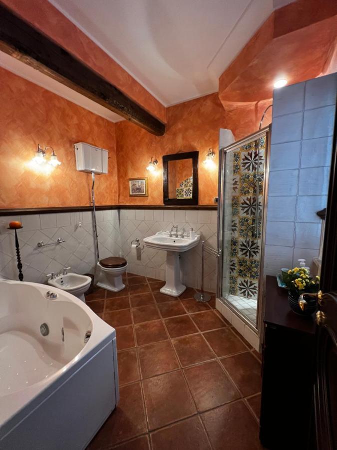 Fugari Mondello Holiday home *