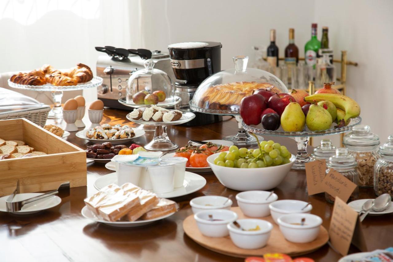 Dimora Sinibaldi Bed & Breakfast 2*