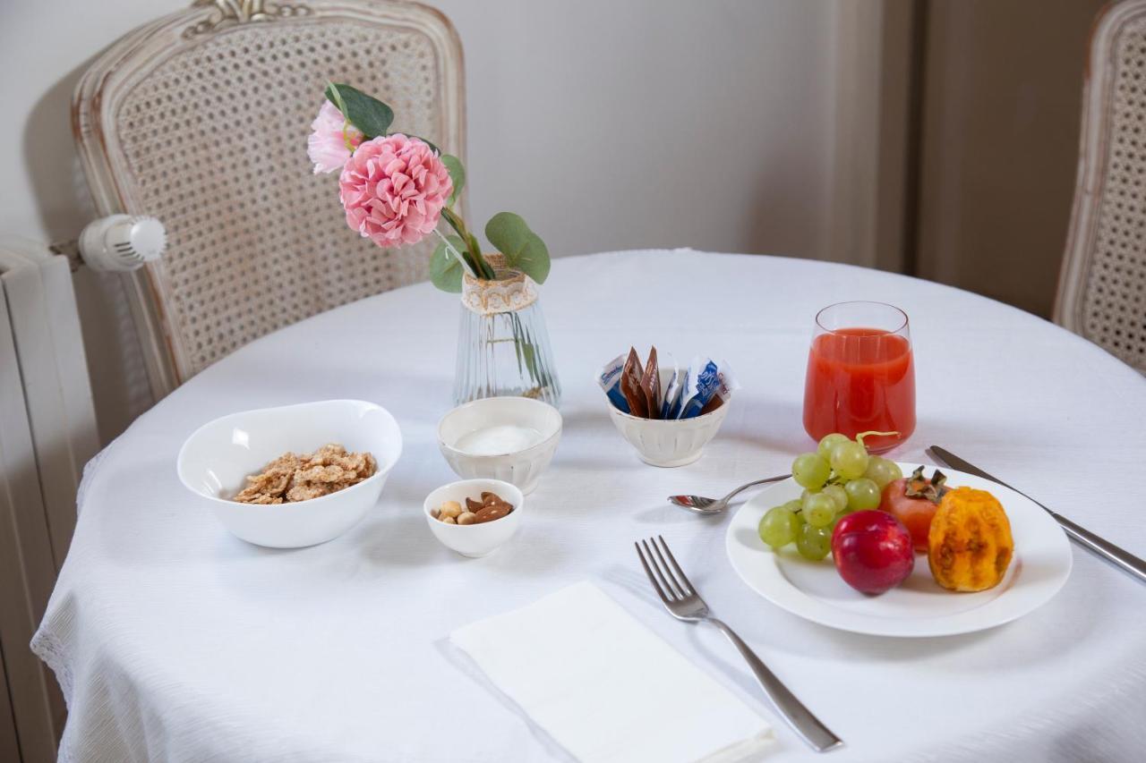 Dimora Sinibaldi Bed & Breakfast 2*