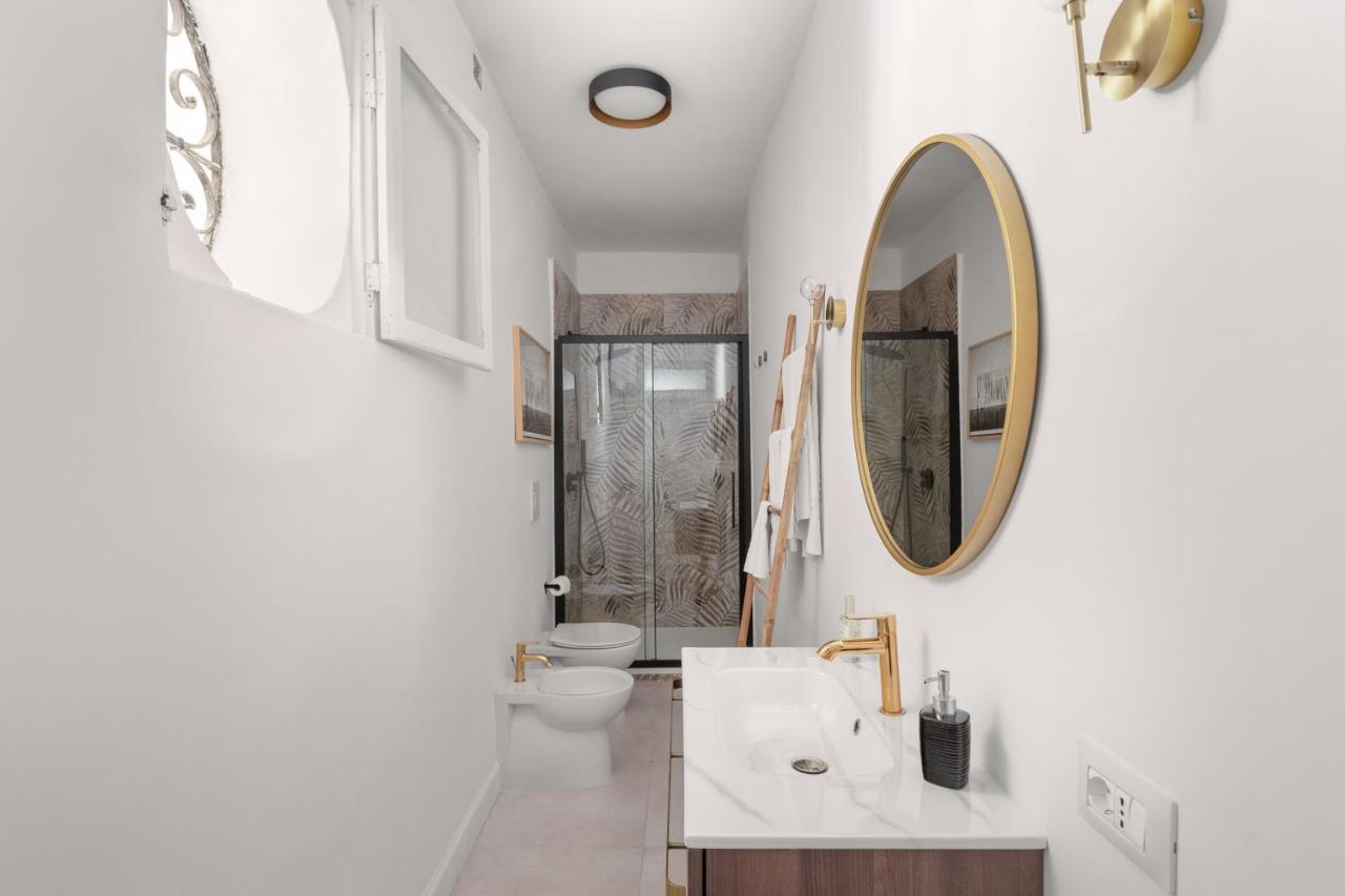 124 Maqueda Apartment *