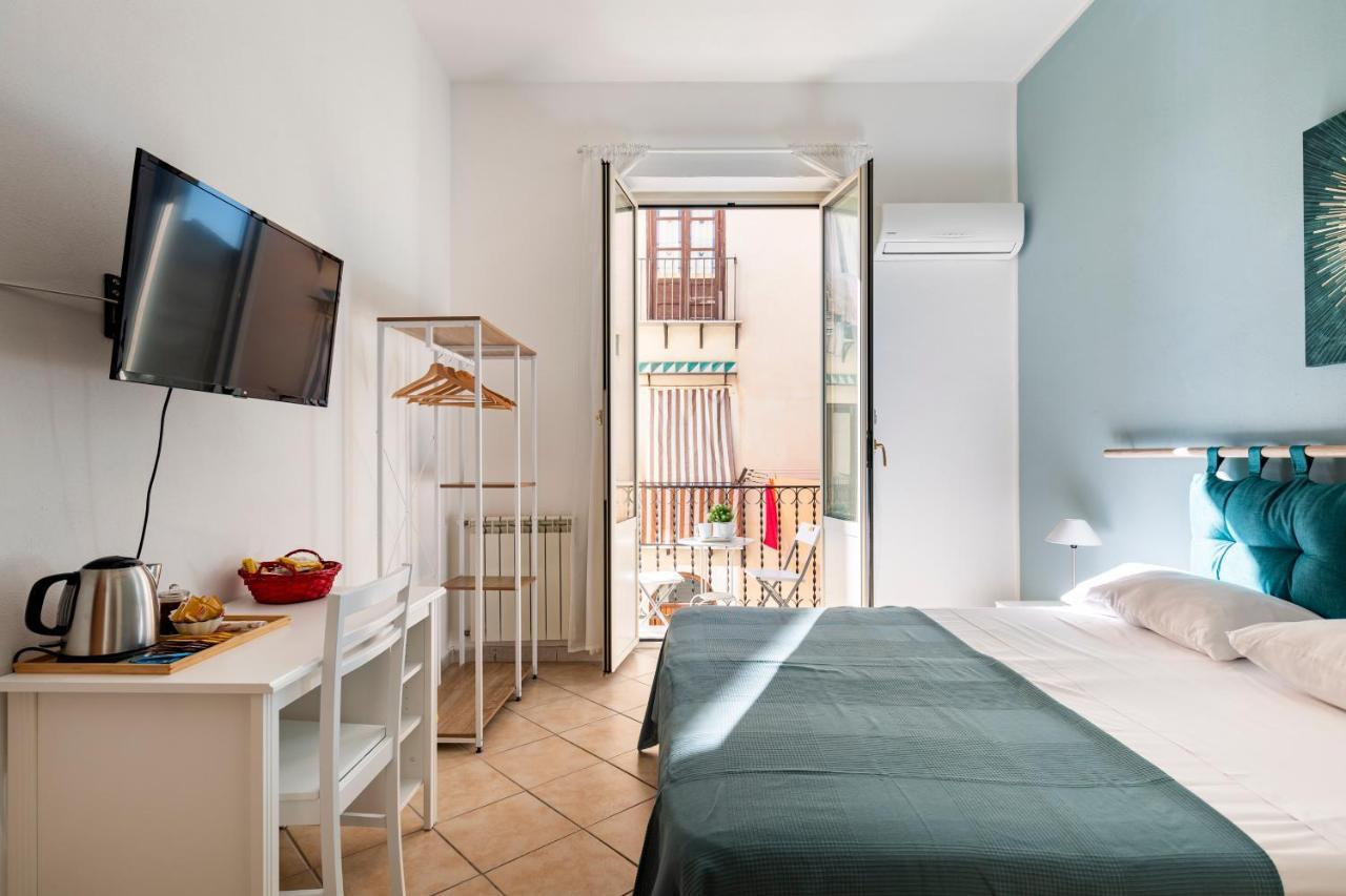 Punto Al Capo Intero O Stanze Matrimoniali Con Bagno Privato *