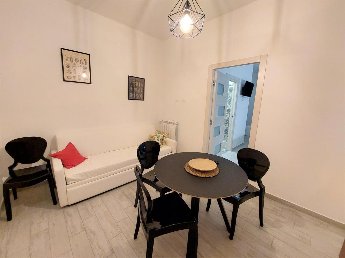 Leone Apartment
