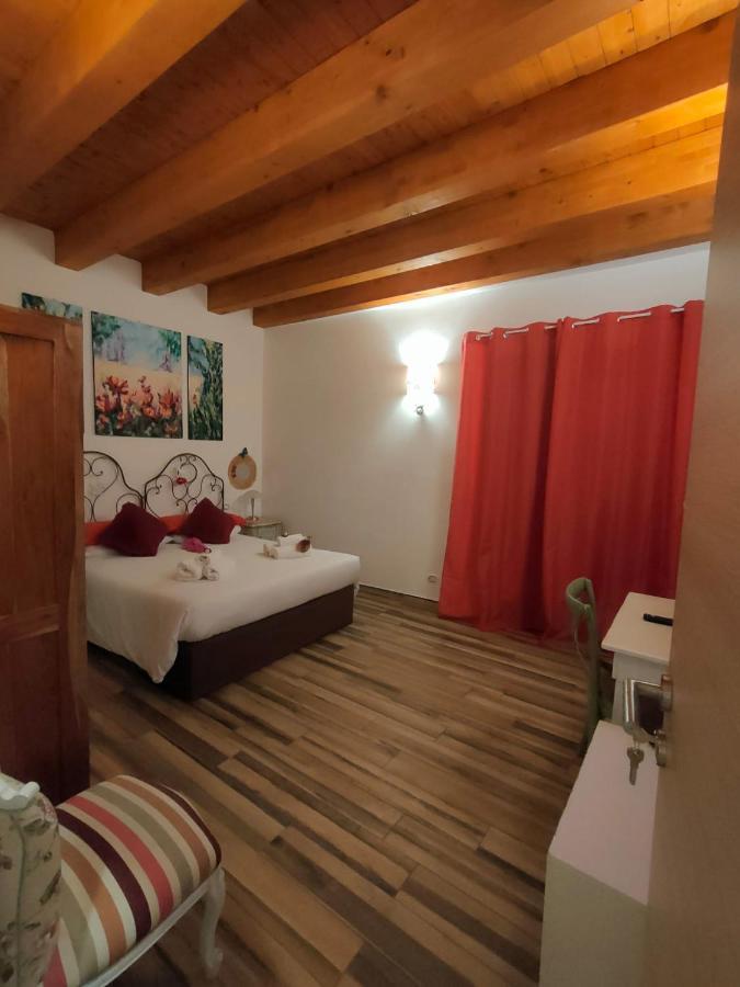 Casa Busari Guest house 2*