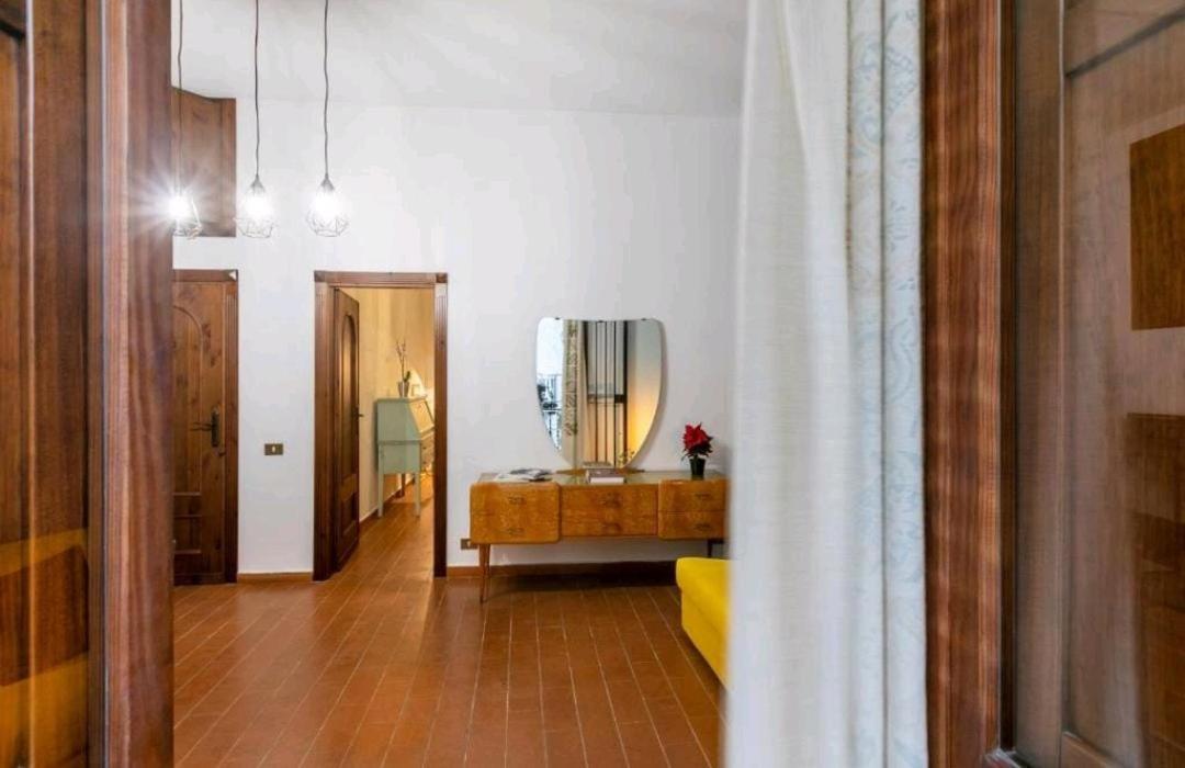Apartment Dame