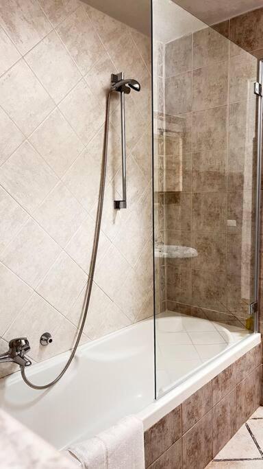 Apartment Orethus - Exclusive Center *