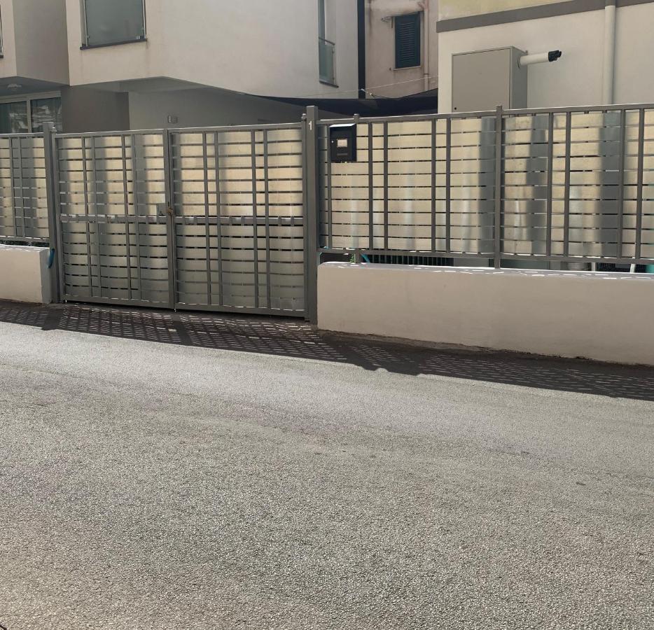 Appartamento Rosato 2 - Moderno E Confortevole Con Spazio Esterno Tra Mondello E Il Centro Storico