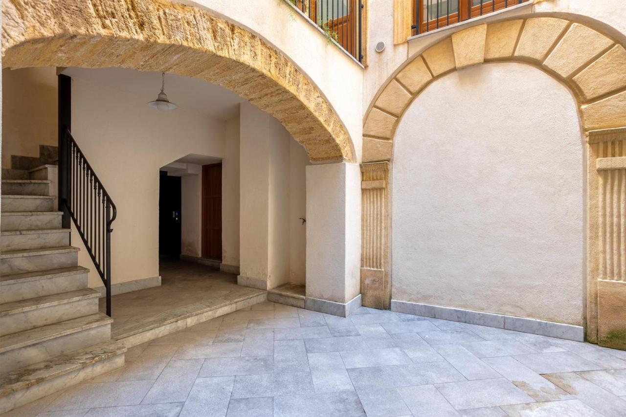 Porta Carbone *