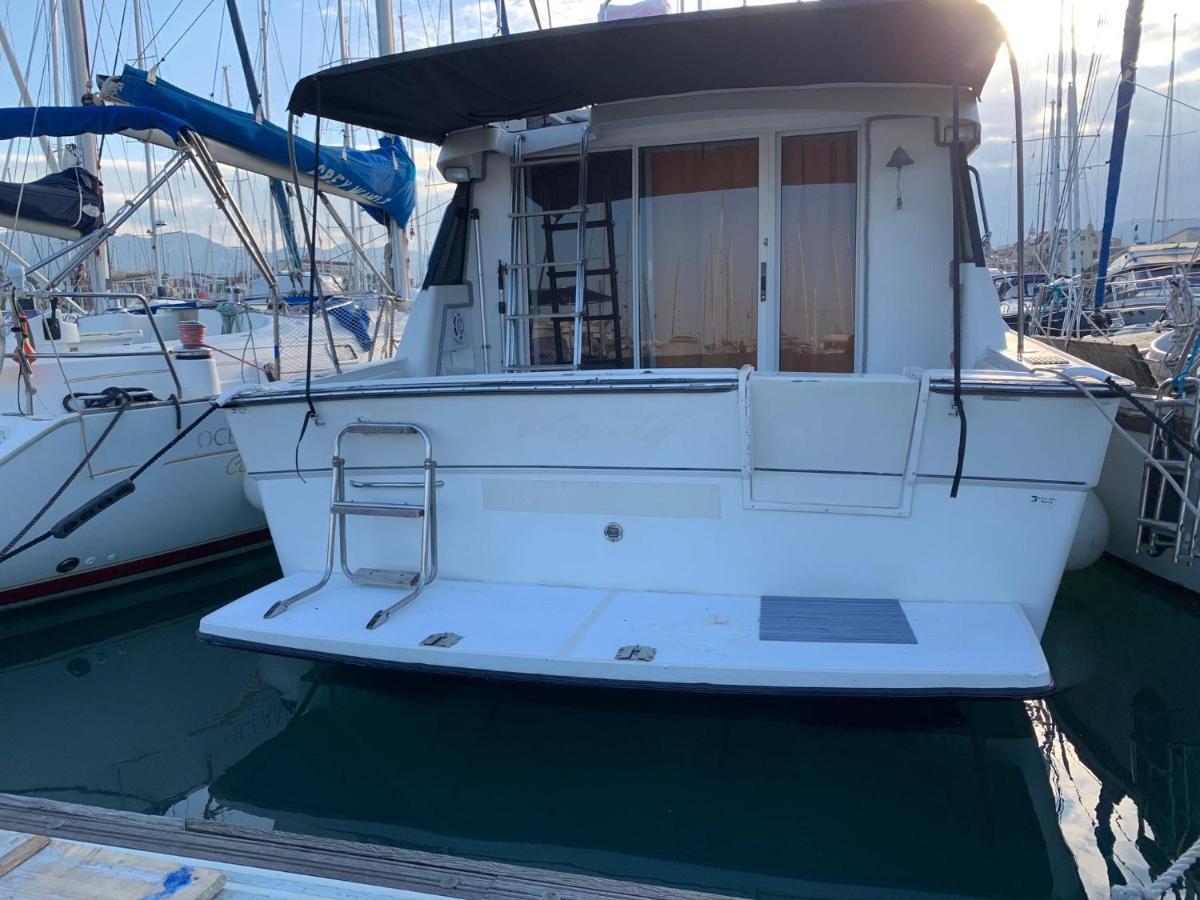 Botel Giorgia House Boat *