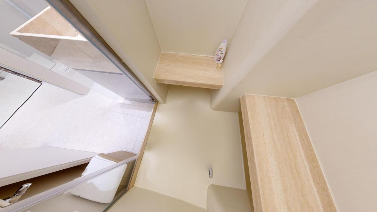 Carletta's Aparta-suite & Guest house *